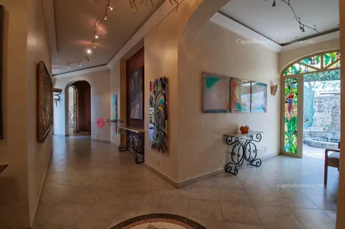 Casa De Lujo En Venta En Ajijic Con Alberca Y Terraza Con Vista A La Laguna