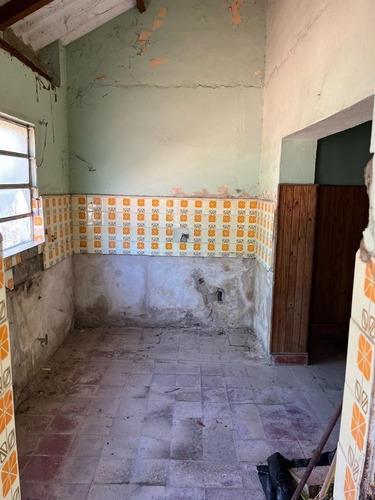 Imagen 10 de 20 de Terreno Céntrico De 10x50 Con Casa A Reciclar