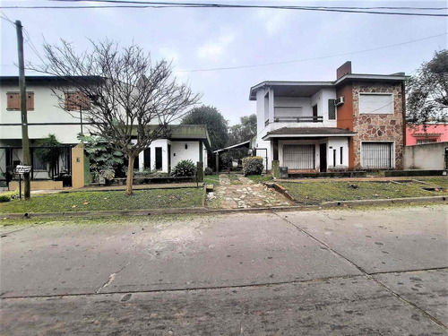 Imagen 4 de 12 de Venta Casa Lomas De Zamora A Reciclar Permuta