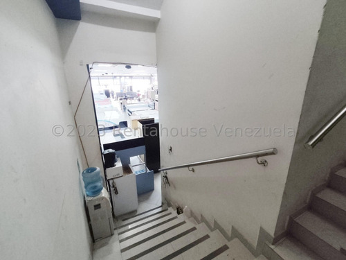 Edificio Comercial En Venta En Centro, Lara/*/ Cesar Bullones Vende/*/