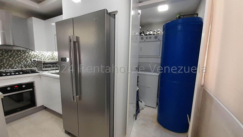 Hernoso Apartamento Totalmente Remodelado En Los Chaguaramos, Codg Mas 25-16702