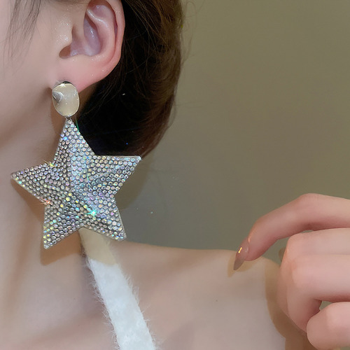 Pendientes Con Colgante De Pétalos De Flores Y Diamantes Con