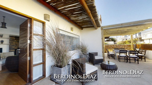 Moderna Residencia En La Posta Del Cangrejo- Ref: 640