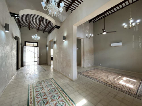 Impresionante Casa En Venta Estilo Colonial En Merida Centro (avc-2585)