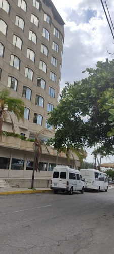 Imagen 2 de 20 de Hotel Eduard`s Macuto