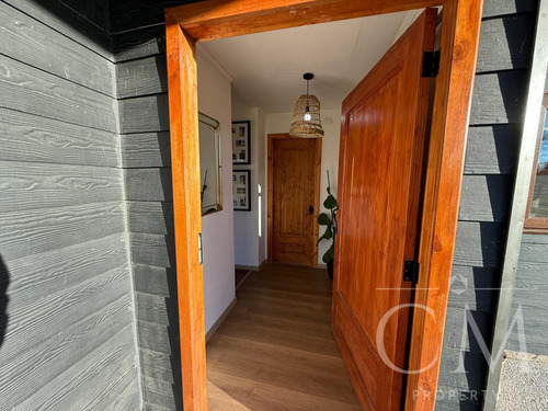 Hermosa Casa En Parcela De 8.000 M2 En Trafún.
