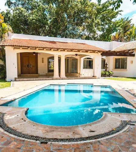 Imagen 27 de 30 de Residencia De Una Planta En Venta En Montebello - Fraccionamiento Montebello