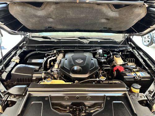 Nissan NP300 2.3 Frontier Le Cd 4x2 Mt