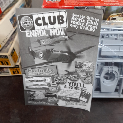Imagem 5 de 8 de Plastimodelo Kit 2 Tanque Alemão Ww2 King Tiger 1:75 Airfix