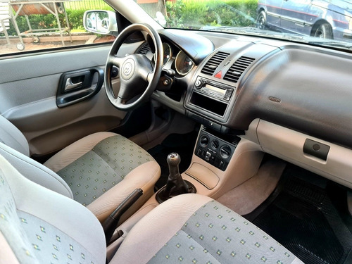 Volkswagen Polo Classic 1.6 C/gnc 2006 128.000km Unico Oport