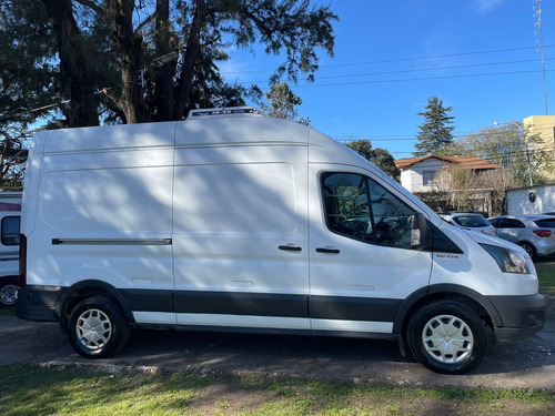 Ford Transit 2.2 Furgon Largo 350l