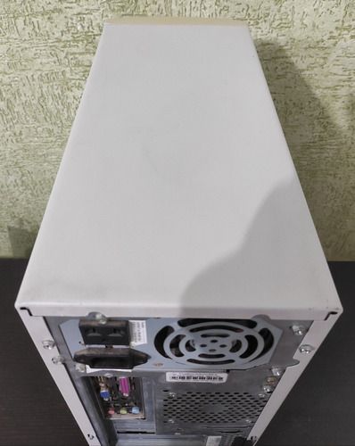 Pc Gamer Antigo Com Windows Xp - Retrô Vintage