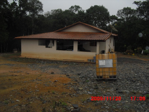 Imagem 1 de 11 de Sitio 25 Alq. (2 Casas E Estufa)