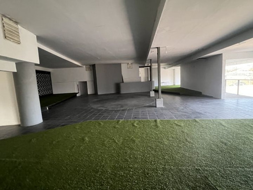 Imagen 11 de 12 de Alquiler Local Comercial En Av. Giannatassio