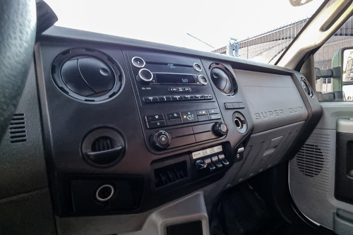 Ford F-650 Cabina Y Media/grua 2017