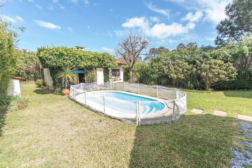 Casa - Playa Mansa- 4 Dorm- Piscina Climatizada, Capacidad 10 Personas