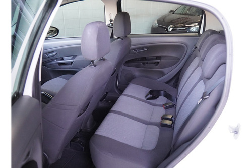 Fiat Punto 1.6 16v Essence Flex 5p
