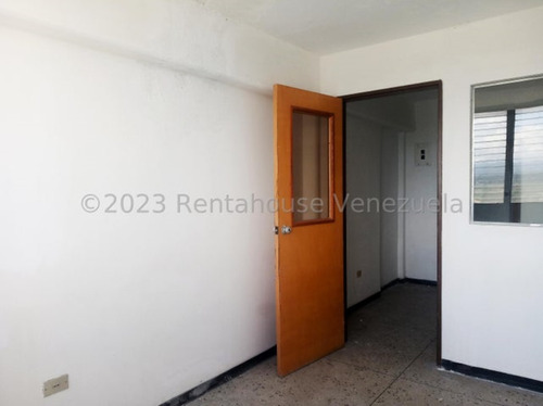 Milagros Inmuebles Oficina Alquiler Barquisimeto Lara Zona Centro Economica Comercial Economico Código Inmobiliaria Rent-a-house 24-8042