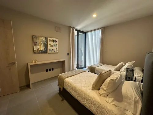 Se Vende Residencia En Altozano, Luxury.,3 Recamaras, 4.5 Baños, Jardín, Cto Ser