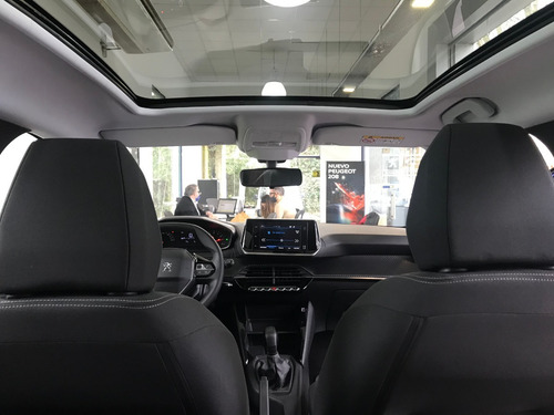 Imagen 12 de 15 de Peugeot 208 1.6 Active