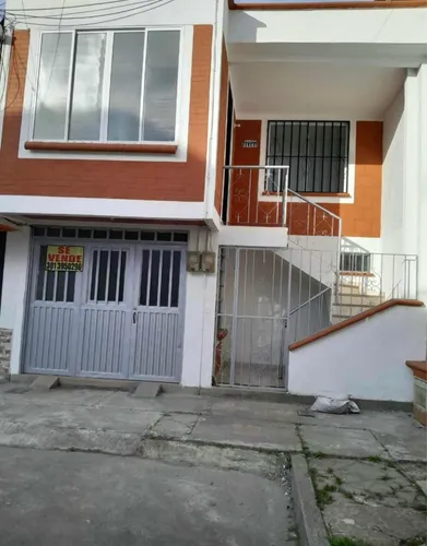 Casa De 3 Pisos 4 Habitaciones En Total, Primer Piso Indepen