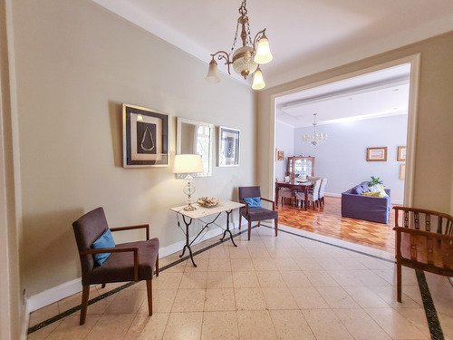 Imagen 2 de 27 de Departamento En Venta De 6 Ambientes , Muy Luminoso Y Tranquilo, Totalmente Reciclado! En Edificio Histórico Patrimonio De La Cuidad. Recoleta