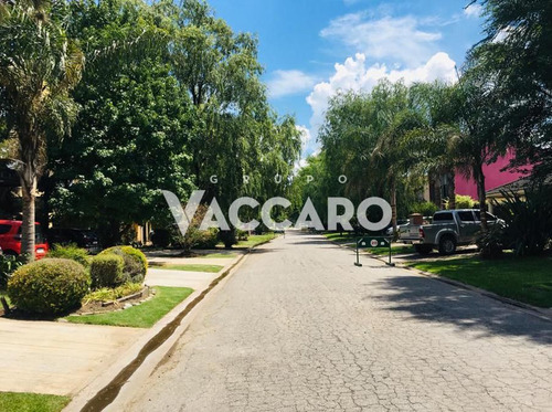 Venta Casa Barrio Privado Haras Maria Elena Moreno