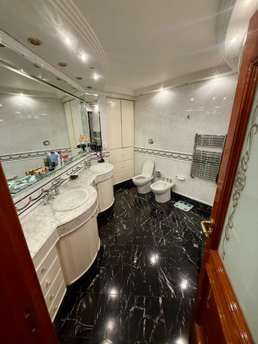 Chalet En 3 Niveles , 6 Amb. Con Piscina Cubierta Climatizada !!! Financia Dueño !!!