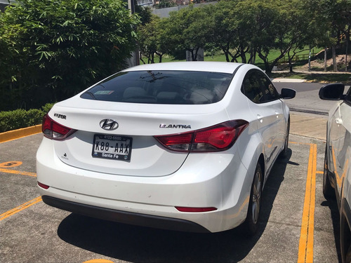 Imagen 5 de 12 de Hyundai Elantra 2015 1.8 Gls Premium At