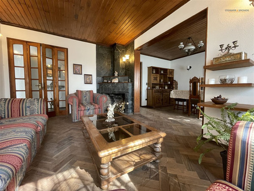 2 Casas I 5d 3b I 3e I 387 M2 Totales I Jardin