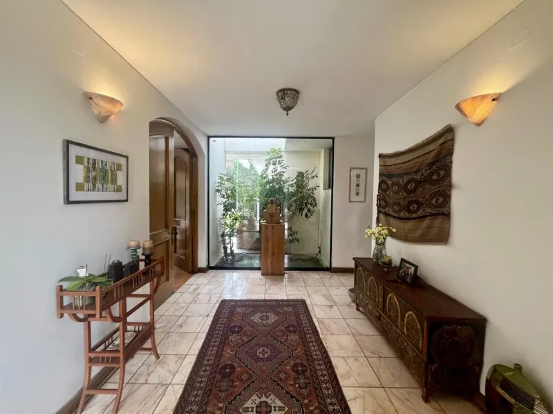 Imagen 1 de 15 de Linda Casa Con Verdes Jardines