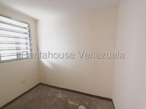 Casa En Alquiler En Barquisimeto Calle 30 Ideal Para Uso Residencial Y Comercial Amplios Espacios En Optimas Condiciones Cod 25 11762 Comunicate Soy Gabi Irastorza