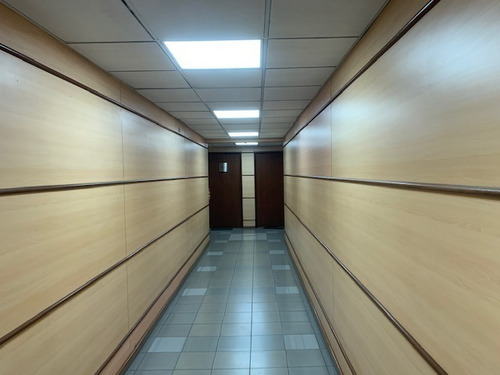 Imagen 4 de 14 de Amplia Oficina En Venta O Arriendo Ubicada En Providencia,