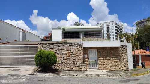 Se Vende Casa 460m2 4h/4b/2pe Los Naranjos El Hatillo