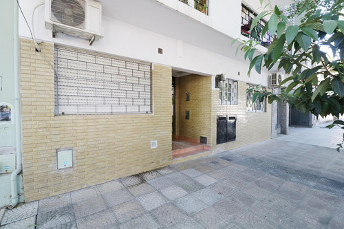 Venta Depto. 2 Ambientes Planta Baja En Monte Castro