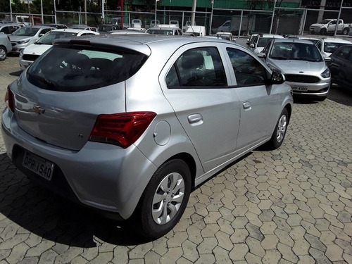 Imagem 8 de 10 de Chevrolet Onix 1.0 Mpfi Lt 8v Flex 4p Manual