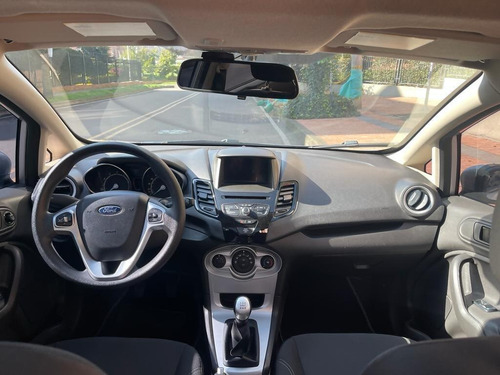 Imagen 10 de 14 de Ford Fiesta 1.6 Se Titanium