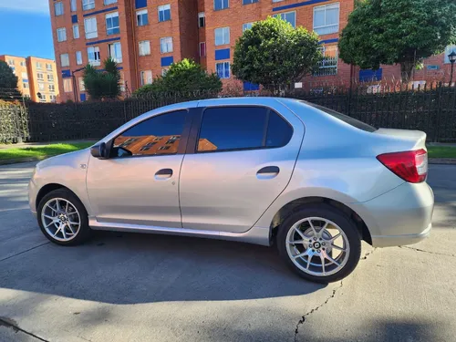Renault Logan 1.6 Authentique