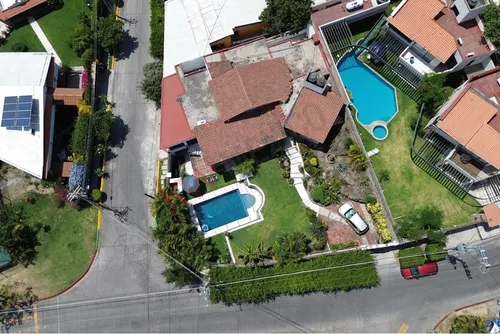 Casa En Esquina Con Acceso A Dos Calles, Alberca Y Vista Panorámica En Las Brisas, Temixco, Morelos