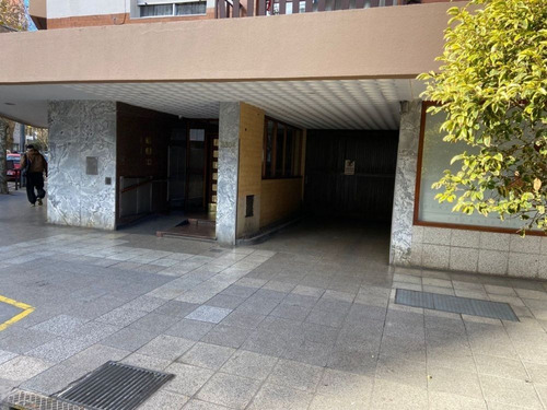 Imagen 1 de 7 de Departamento 2 Ambientes Con Balcon Saliente, Vista Panoramica