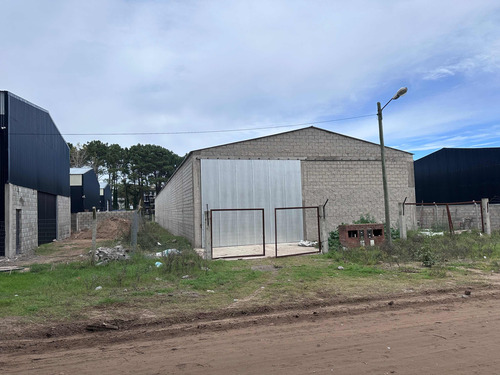 Venta Galpon Industrial Ostende Pinamar En 1528 Mts Doble Salida