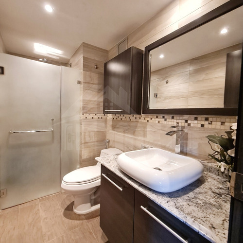 Imagen 10 de 11 de Moderno Apartamento Con Acabados De Lujo, Terraza Y Muelle Privado Hermosa Vista Al Canal