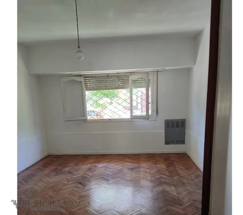 Casa En Venta 2 Dormitorios, 1 Baño Y Patio- Santiago Gadea- Parque Batlle