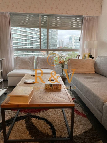 Imagen 3 de 12 de Departamento De 1 Dormitorio En Torre Del Plata Ii, Playa Brava