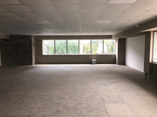 Imagen 2 de 11 de Oficina En Alquiler :: Parque Industrial Moron :: 132m2