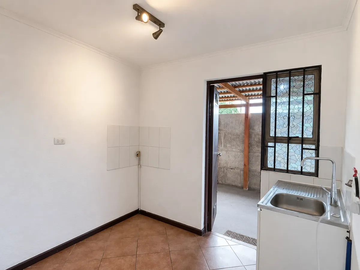 Imagen 5 de 12 de Casa Esquina De 3d 1b En Don Sebastián De Rauquén, Curicó