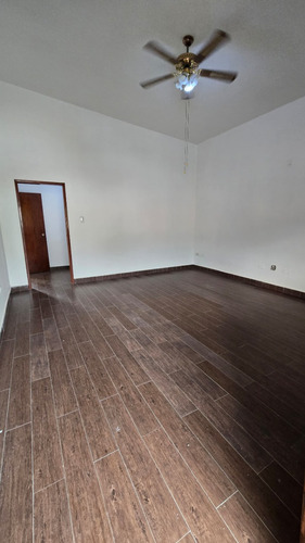 Casa En Venta En Urb El Castaño 04js