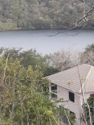 Imagem 1 de 14 de Chácara Beira De Lago Com 3 Casas E Um Sobrado Misto