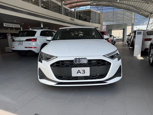 Audi A3 1.4 Sedán 35tfsi Dynamic At Dsg