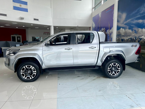 Toyota Hilux 2.8 Cd Srx 177cv 4x4 At